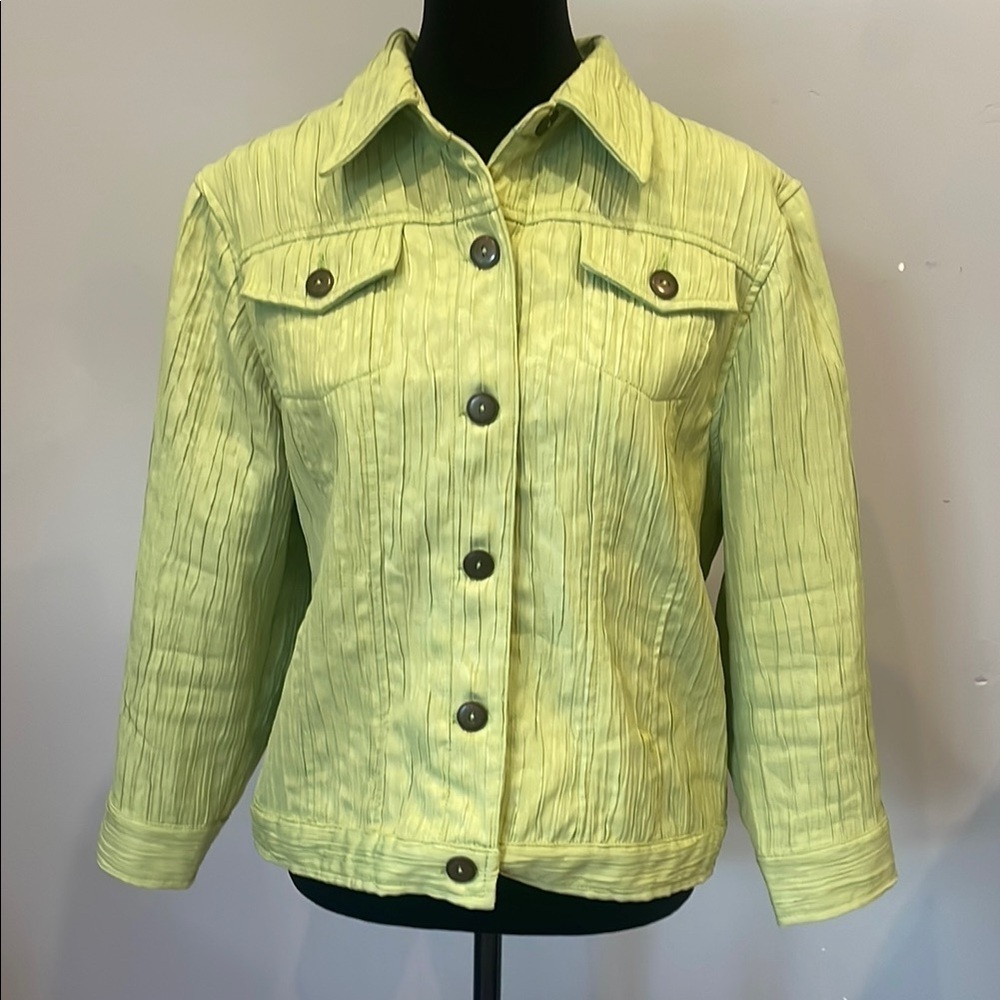 Women's kiwi Green Jacket like new button front